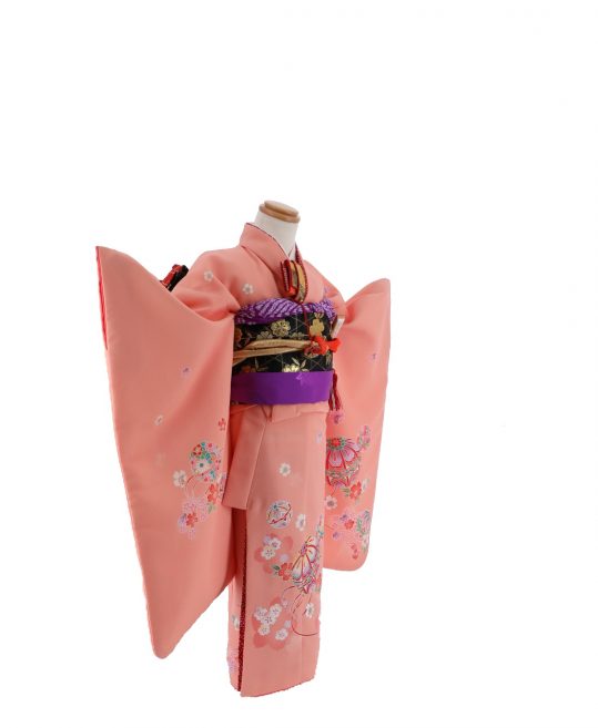 七五三 3歳 女の子用 三つ身 No.229 Y | 濃いサーモンピンク色 毬に桜｜着物レンタルのKANEMATA（カネマタ）
